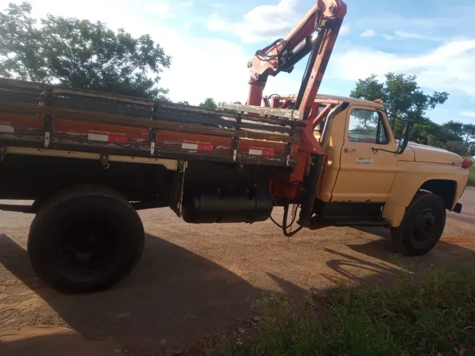 Ford f7000 muck