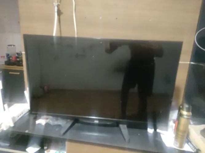 Vendo essa tv por 300 reais esta em perfeito uso , motivo comprei outra  maior!!
