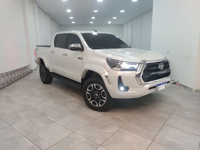 Toyota Hilux CD SRX Plus 4X4 2.8 TDI Die. Aut. 2024