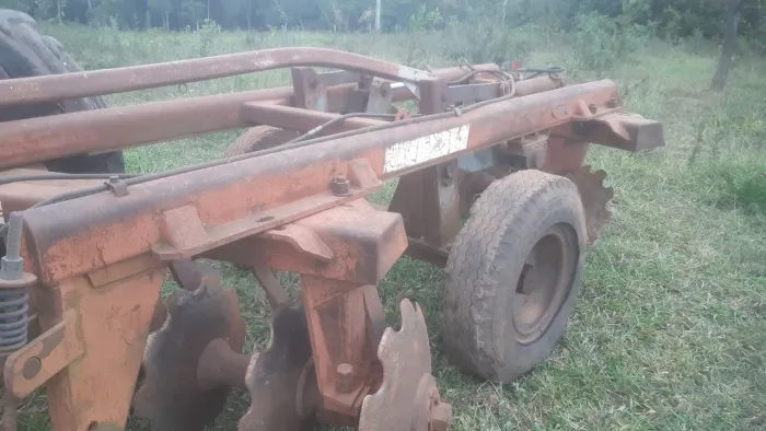 Vende-se grade aradora extra pesada de controle 10/36 espaçamento 44mm