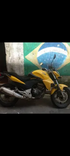 Pra sair logo cb 300 só pega e andar
