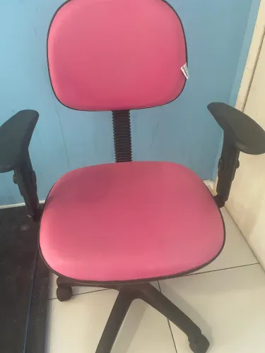 Cadeira escritório giratória rosa