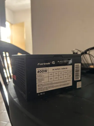 Fonte 400w Fortrek com PFC