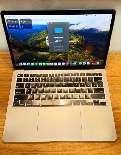 MacBook M1 256 GB prata