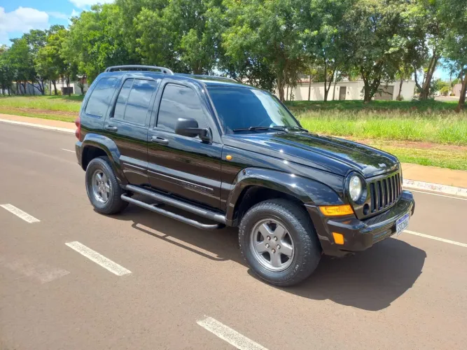 Jeep Cherokee Sport 3.7 4X4 V6 12V Aut. 2005