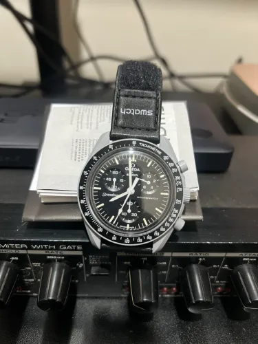 Relógio de pulso omega x swatch
