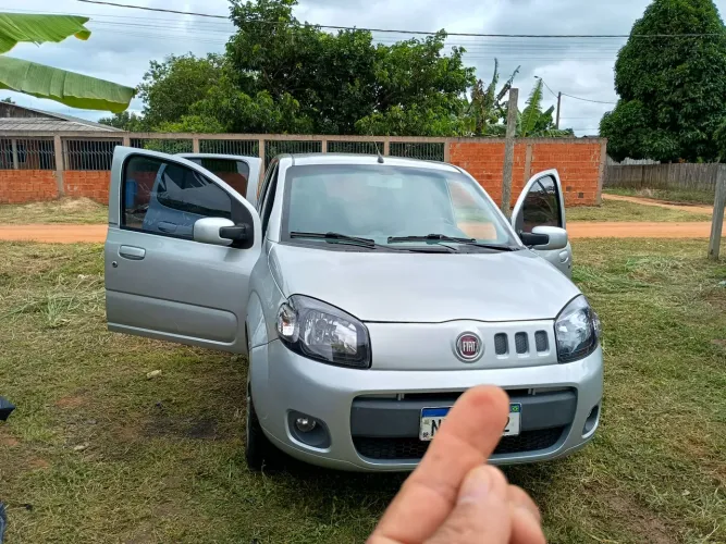 Fiat Uno Vivace Celeb. 1.0 EVO F.flex 8V 5P 2012