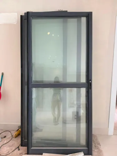 Vende-se porta de vidro 3 folhas esquadrila completa
