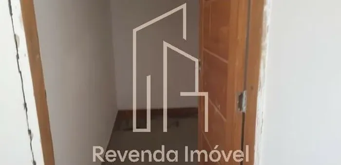 Apartamento no Condomínio Village no Brás com 240m² 5 dormitórios 4 banheiros.
