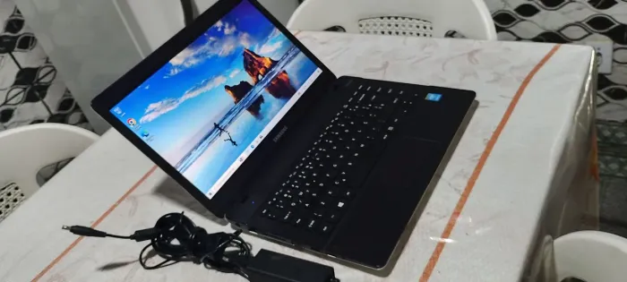 Notetbook sansung core i3 5 geração hd 1tera 4gb bateria boa