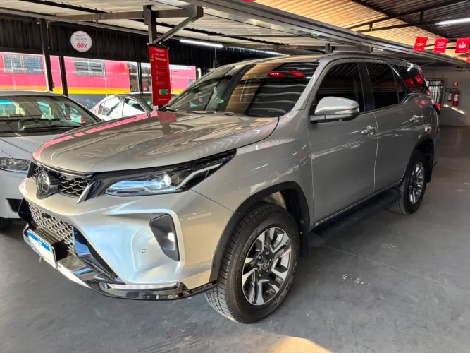Toyota Hilux SW4 SRX Plat. 4X4 2.8 TB Die. Aut. 2024