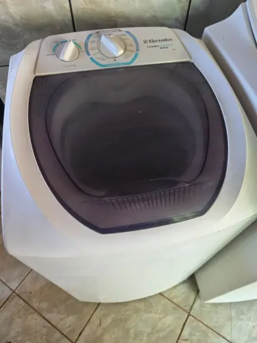 Vende-se Máquina electrolux 6kg