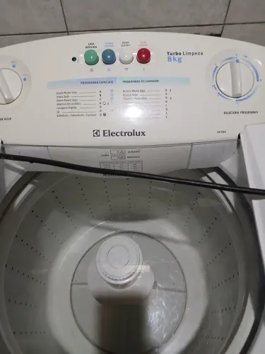 VENDO MAQUINA DE LAVAR ELECTROLUX 8 KILO.