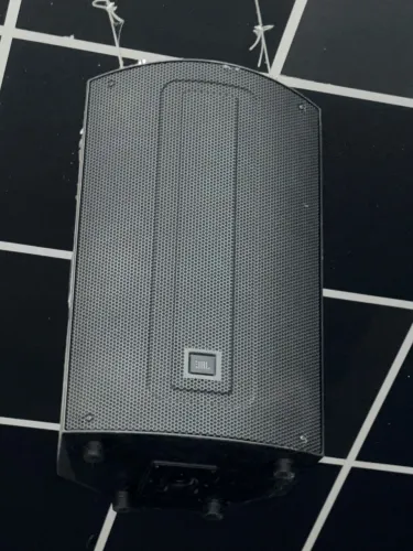 2 Caixa ativa JBL max 15