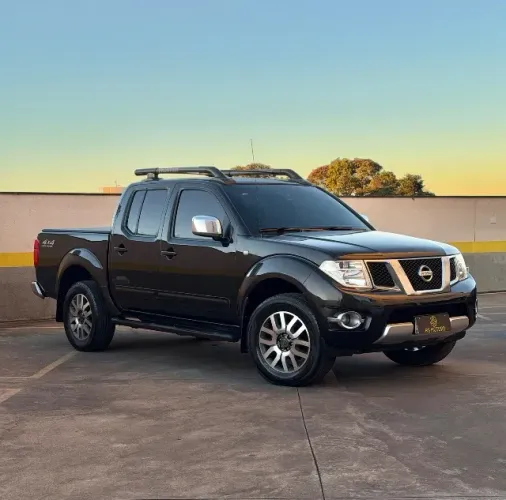 Nissan Frontier SL CD 4X4 2.5tb Diesel AUT 2013