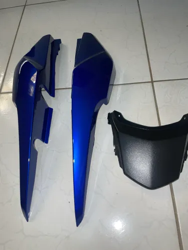 Vendo carenagem traseira da Fan/Start zerada .