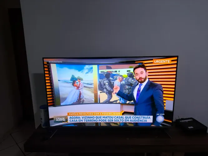 TV 50 polegadas 4k Tela Infinita