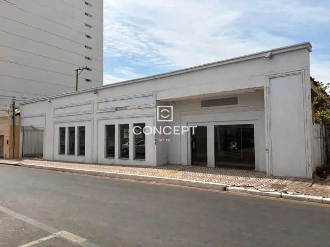 ALUGA-SE PONTO COMERCIAL NO CENTRO DE CUIABÁ - 1.007 M² E 30 VAGAS