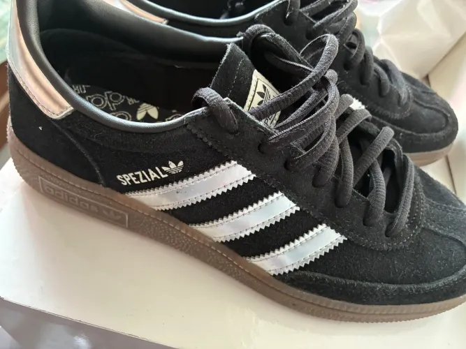 Tênis adidas feminino spezial