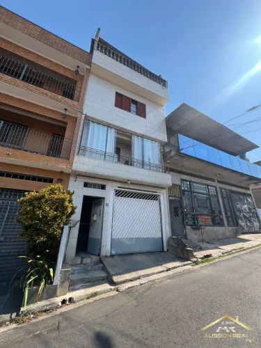 Sobrado de 160m²| 3 Suítes| 2 Vagas no Baronesa, Osasco, São Paulo.