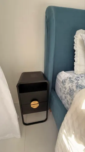 Vendo mesa de cabeceira 