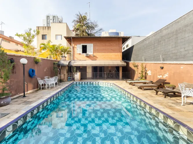 Casa para venda em Vila Guarani (Z Sul) com 4 quartos, sendo 1 suíte, 350m²