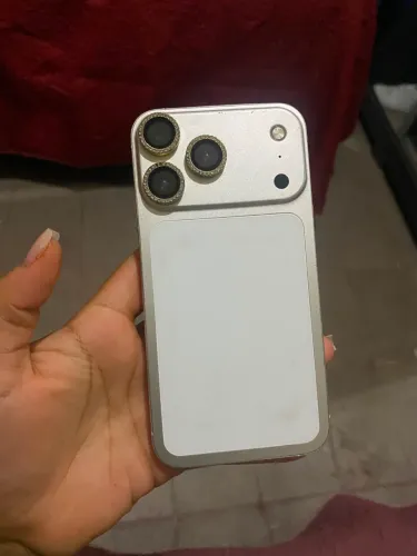 IPHONE XR NA CARCAÇA DO 17 POR MAX 