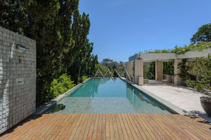 Casa à Venda no Condomínio Vila Castela | 665 m² - 4 quartos.
