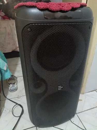 Vendo uma caixa de som 2500w