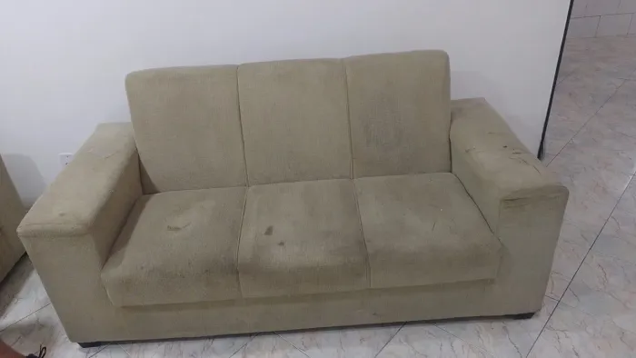 Vendo sofás 2 e 3 lugares usado