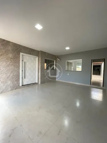 CASA COM 4 QUARTOS
