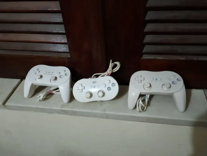 03 controle clássico Nintendo Wii