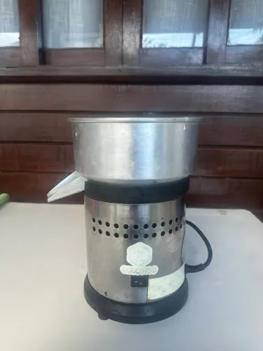 Espremedor de Laranja Industrial