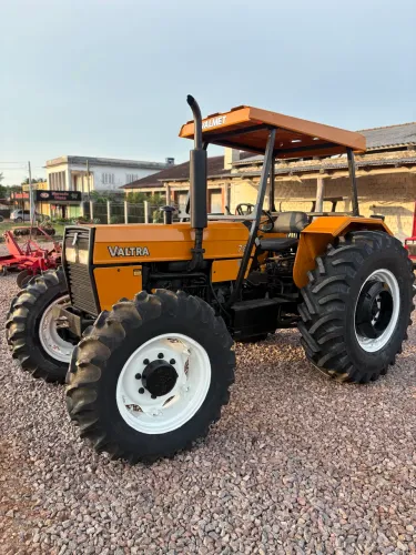 TRATOR VALTRA 785 4x4