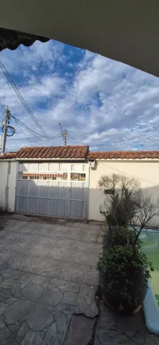Casa de 03 quartos no conj Hileia, bairro Redençao, Manaus-Am.