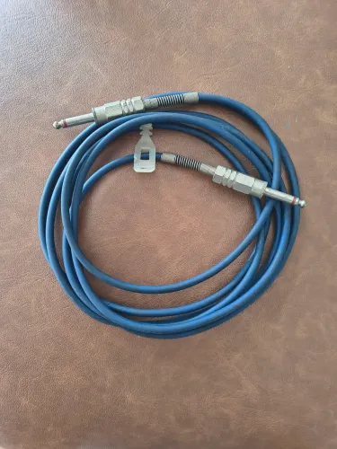 Cabo para Guitarra e Violão Eletrico -  Santo Ângelo - 3 Metros - Ótimo Estado! 
