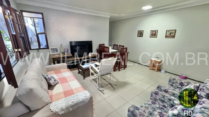 VENDO CASA COM 130m² 3 SUÍTES, NO BAIRRO JOSÉ DE ALENCAR