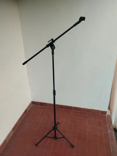 Pedestal microfone