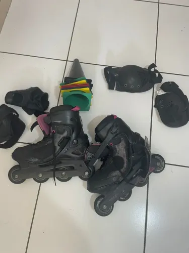 VENDO PATINS OXELO 39-40 POR 150,00