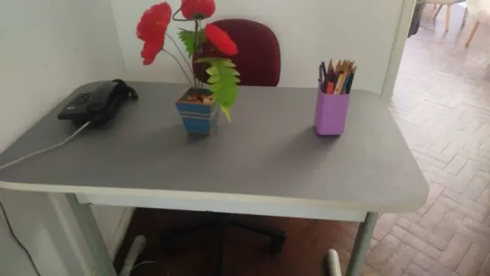 Mesa e Cadeiras para Escritório 