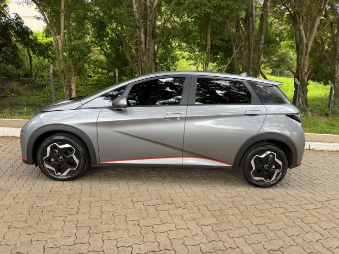 BYD Dolphin EV (Elétrico) 2025