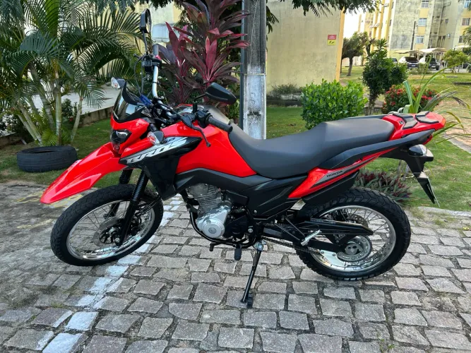 Honda Bros 160 2025, apenas 5.700km rodados