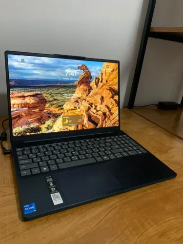 Notebook Lenovo i5 13° geração top com bolsa