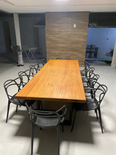 Mesa de madeira área externa