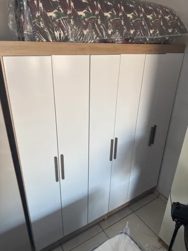 GUARDA ROUPA 6P NOVO