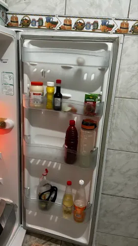 Geladeira semi nova