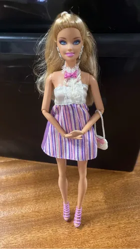 Barbie fashionista swapping
