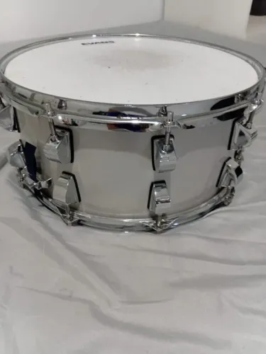 Caixa Nagano Classic Beat 14x6,5 + pele Evans HD Dry + bag