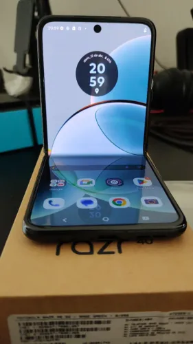 Motorola Razr 40 5G 256GB 8GB + Caixa + Capa Militar - IMPECÁVEL