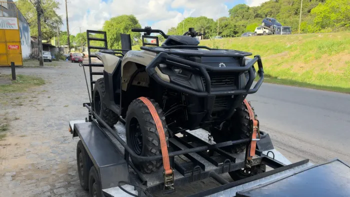 Quadriciclo Can-am 650cc 2025